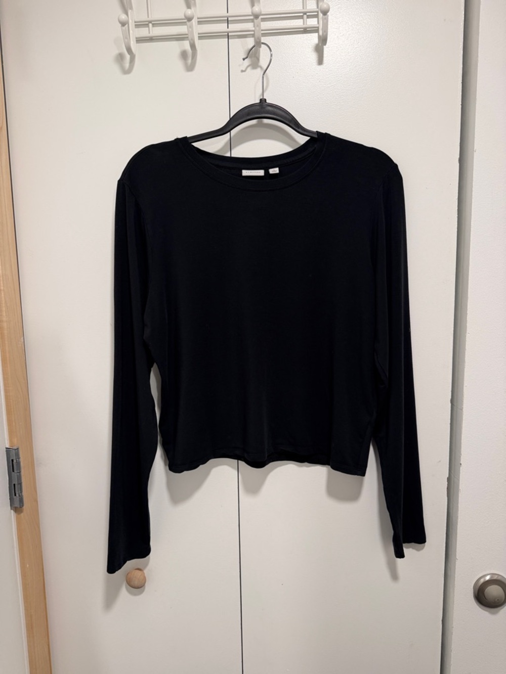 Aritzia Black Long-Sleeve Crew Tee